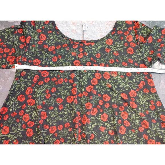 Lularoe Perfect T Tunic Top Scoop Neck Short Sleeve Black Red Floral Womens M - Picture 4 of 5